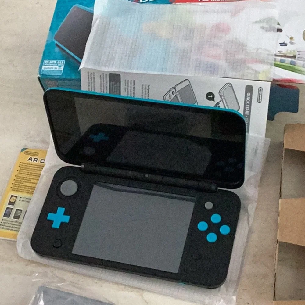 New Nintendo 2DS XL Console Mario Kart 7 Handheld Brand New In Original Box